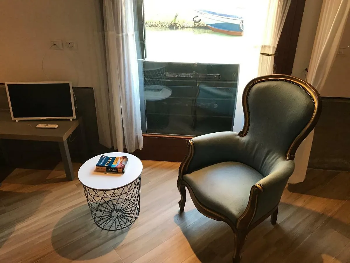 Canal View Apartment Venice