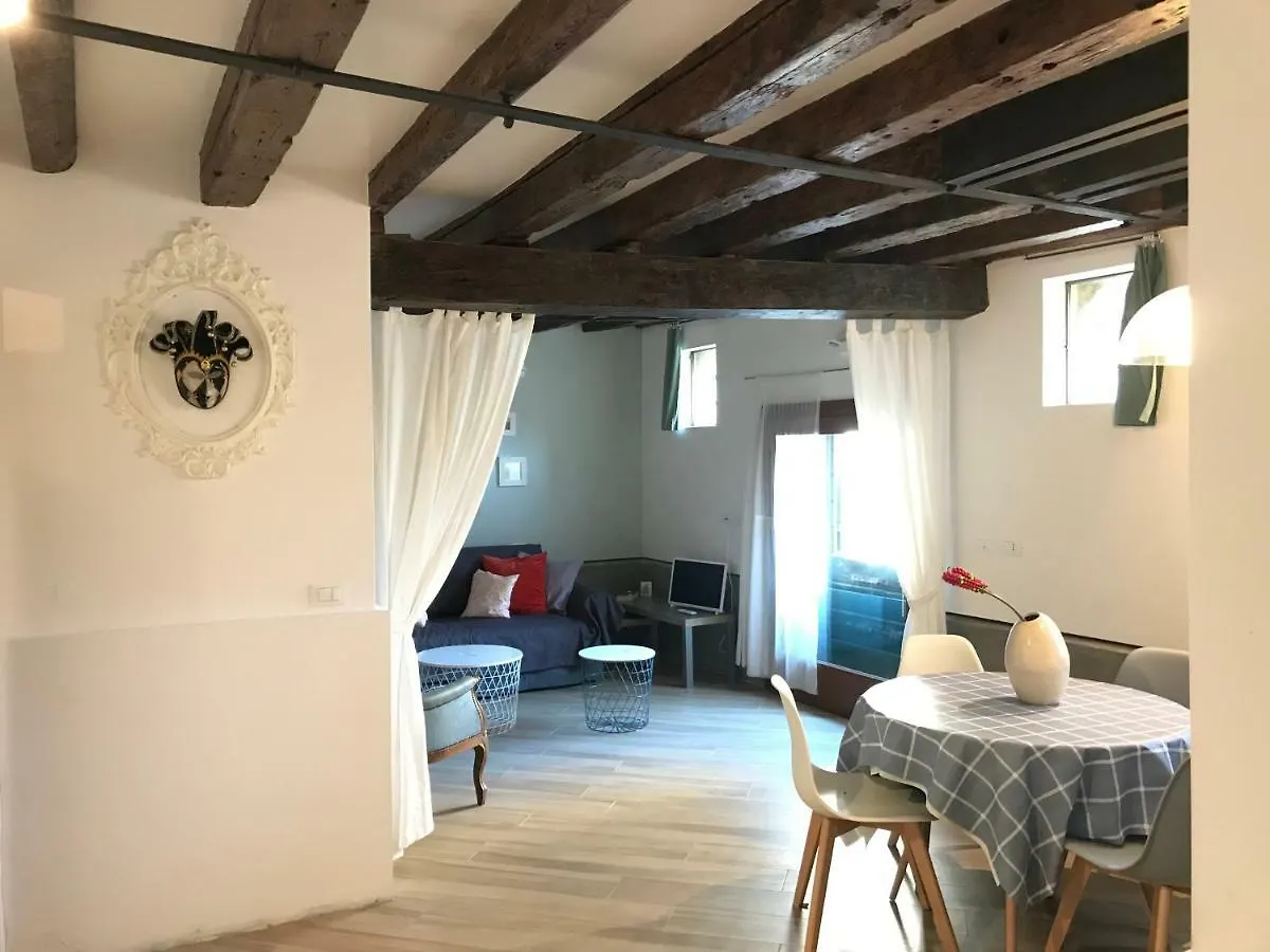 Canal View Apartment Venice