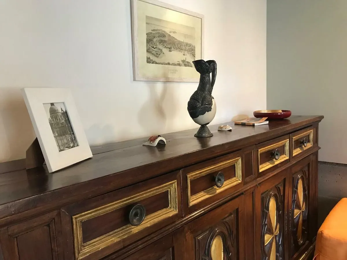 Canal View Apartment Venice